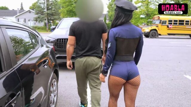 Trafik magandası Seksi kadın polisi eve götürüp içine boşa…